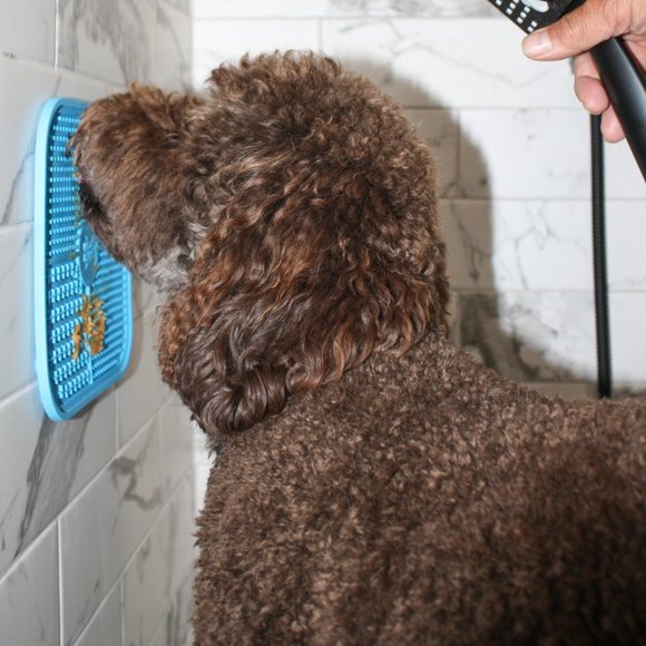 Nice Paws Pet Silicone Lick Mat 21cm Square 2 piece set - Picture 6 of 6